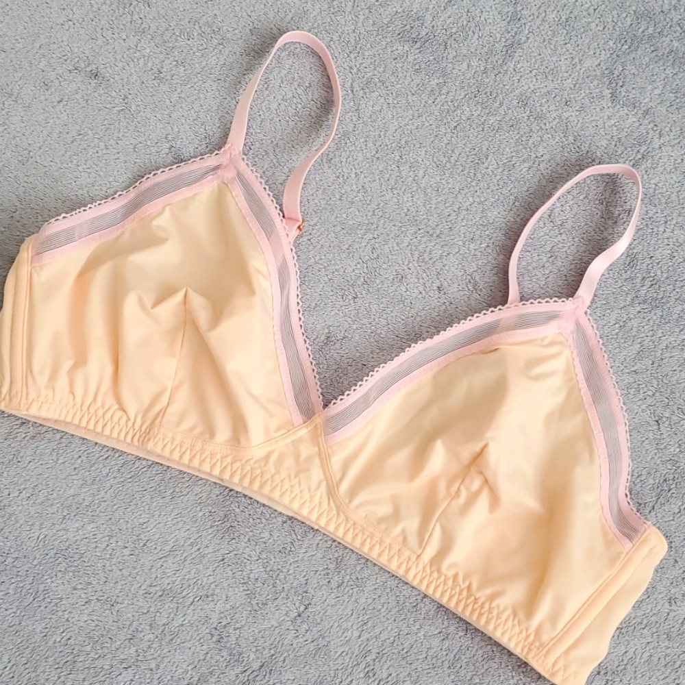 Savage X Fenty wireless bralette size Large